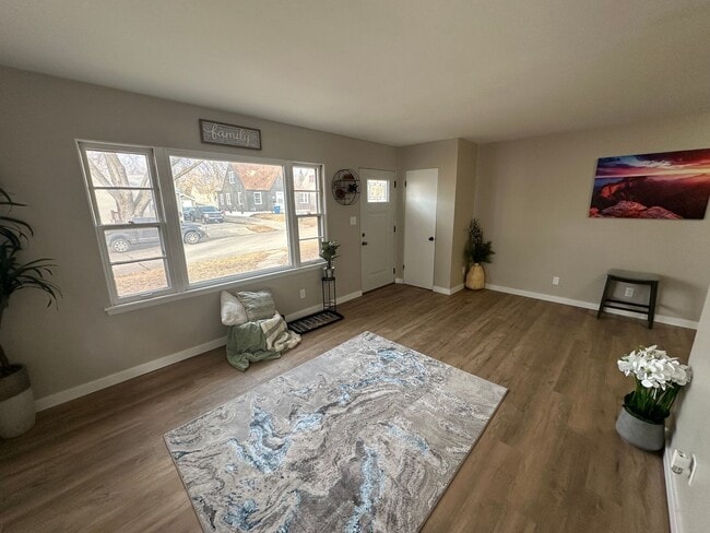 Building Photo - 1126-1128 Byron Ave.