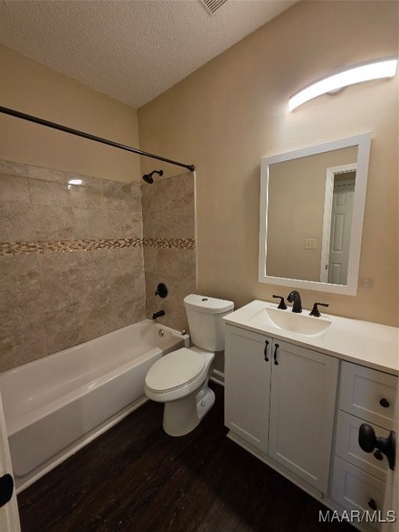 Building Photo - 2230 Kingsbury Dr