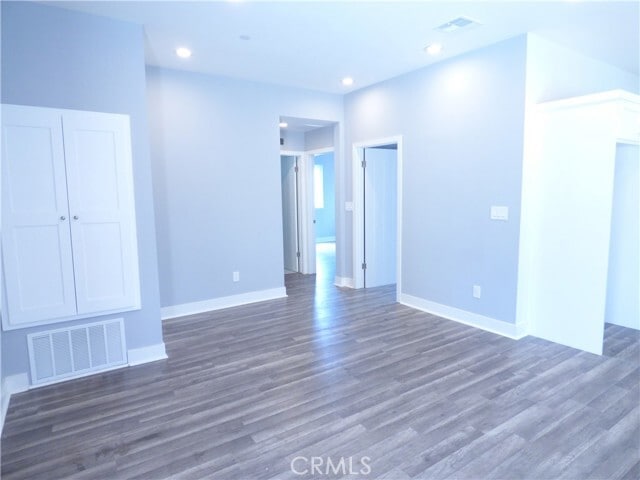 Building Photo - 1923 Holly Dr