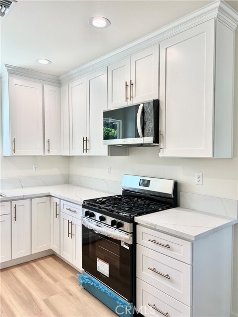 Building Photo - 9645 Dale Ave