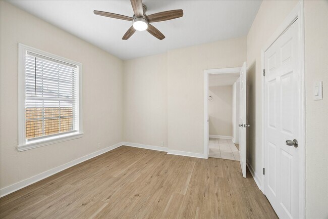 Building Photo - 1109 Hays St