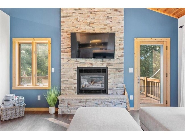 Building Photo - 11423 Fawn Lake Rd