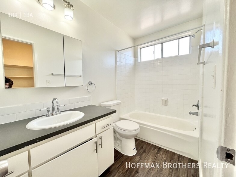 Building Photo - 140 N Hoover St