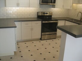 Building Photo - 300 Bocana St