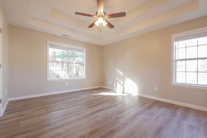 Building Photo - 8062 Mustang Ln