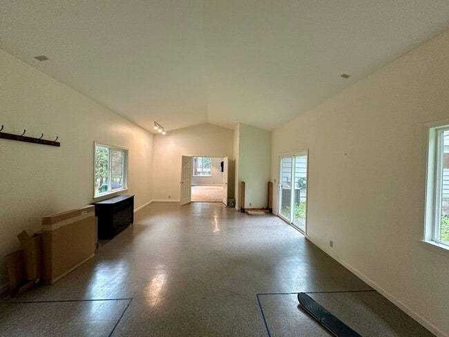 Building Photo - Spacious 4 Bedroom House on Banner Lava Cap Rd