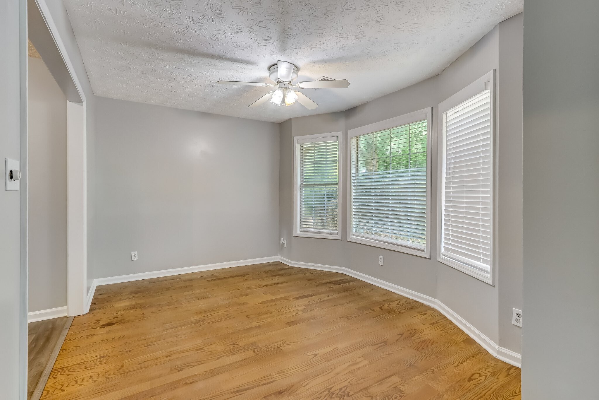 Building Photo - 323 Farm Pl Ct NE