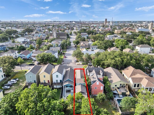 Building Photo - 3529 Avenue M