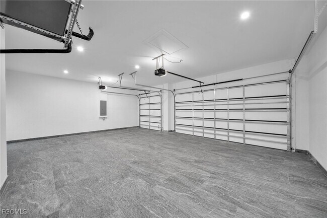 Building Photo - 1321 NW 1st Ave