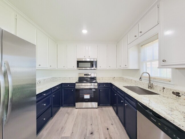 Building Photo - 413 S Market St