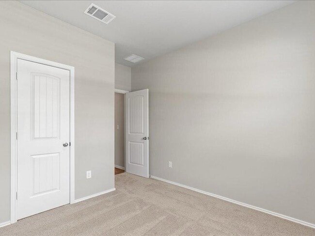 Building Photo - 6305 Wideleaf Dr