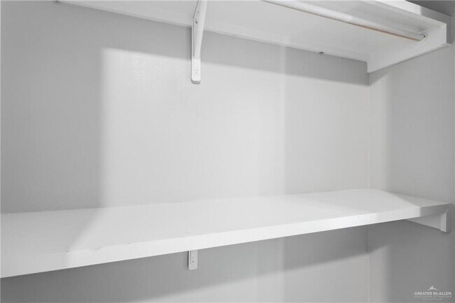 Building Photo - 2809 E Israel Ave