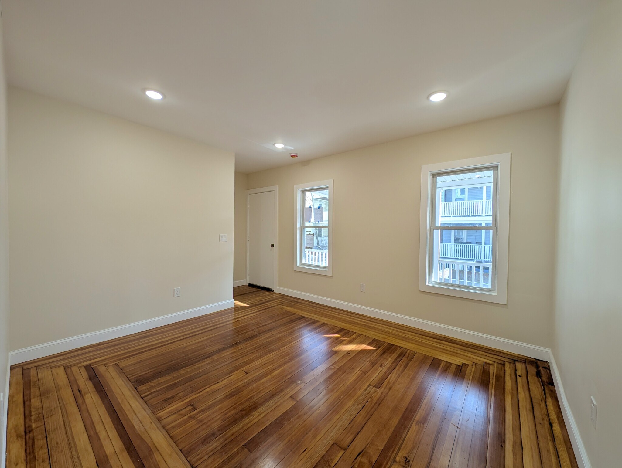 Building Photo - 5 Lowell Cir