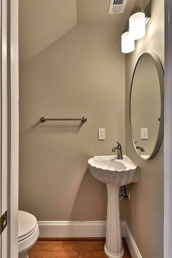 Building Photo - Wildewood in Northeast Columbia