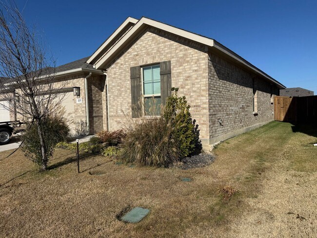 Building Photo - NEW 4 Bedroom in Joshua ISD. Move in special for the end of the year!
