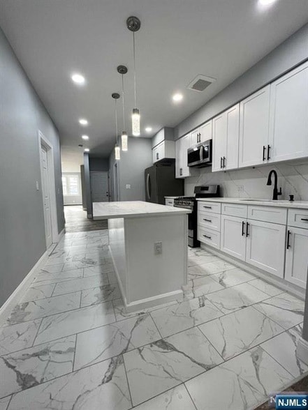 Building Photo - 326 70th St