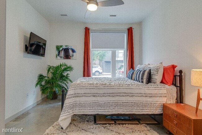 Building Photo - 1 br, 1 bath Condo - 703A Cleo Miller Drive