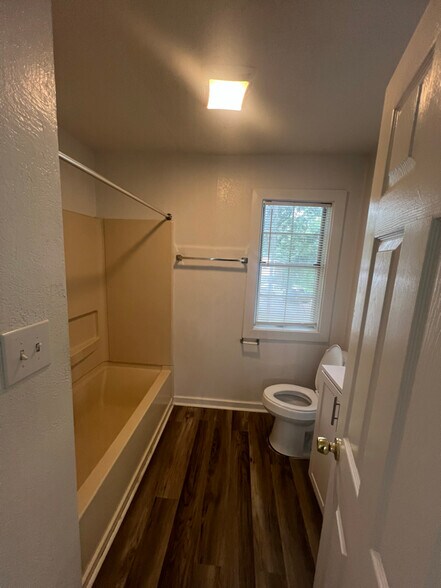 Building Photo - 237 Waddell Cir