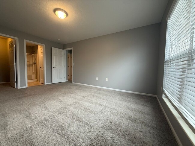 Building Photo - 5604 Vintage Pl