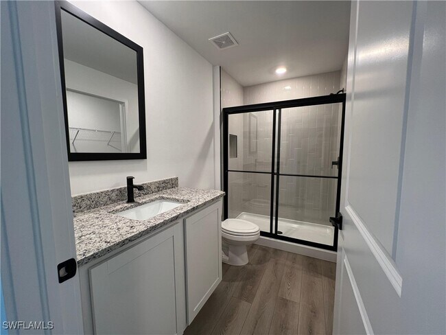 Building Photo - 868 Winwood Cir