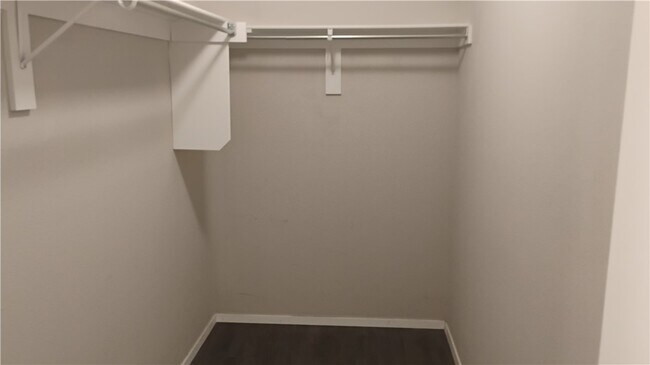 Building Photo - 1701 Forest Dr