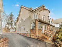 Building Photo - 7 Sproat St