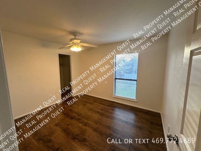 Building Photo - 5105 Sandalwood Ln