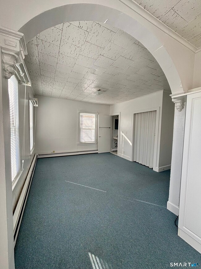 Building Photo - 73 Peck St