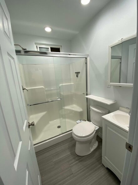 Building Photo - 2002 18th St