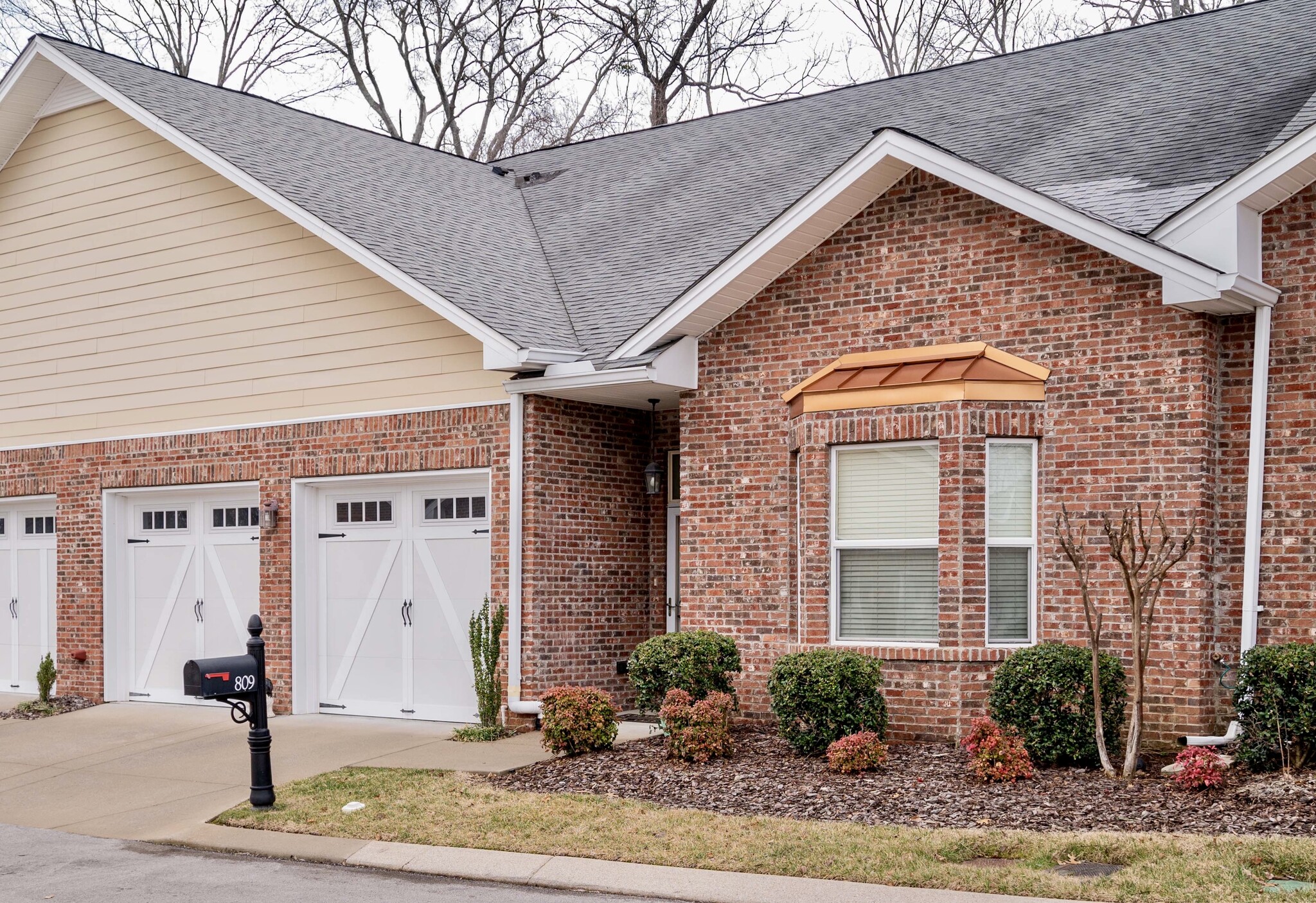 Building Photo - 809 Cedarstone Way