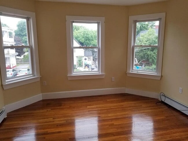 Building Photo - 41 Leavitt St