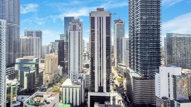 Building Photo - 1010 Brickell Ave