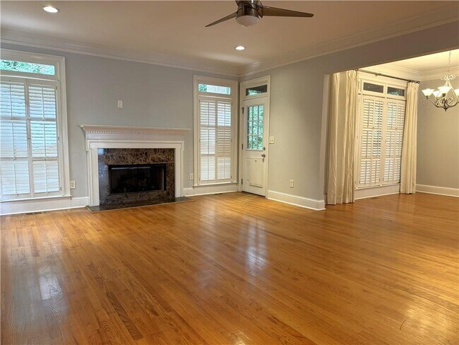 Building Photo - 871 Lenox Ct NE