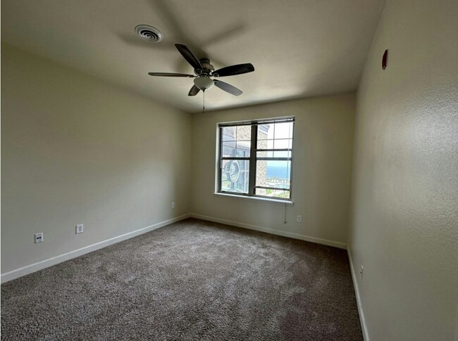 Building Photo - 4120 S Lake Dr