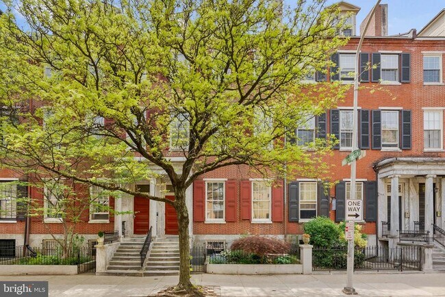 Building Photo - 914 Spruce St