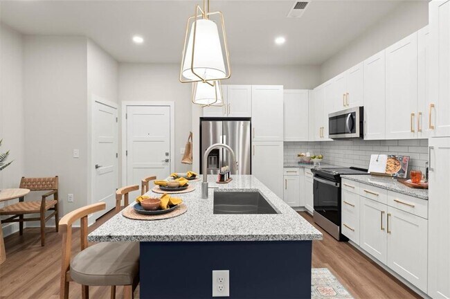 Building Photo - 2648 Sandy Plains Rd