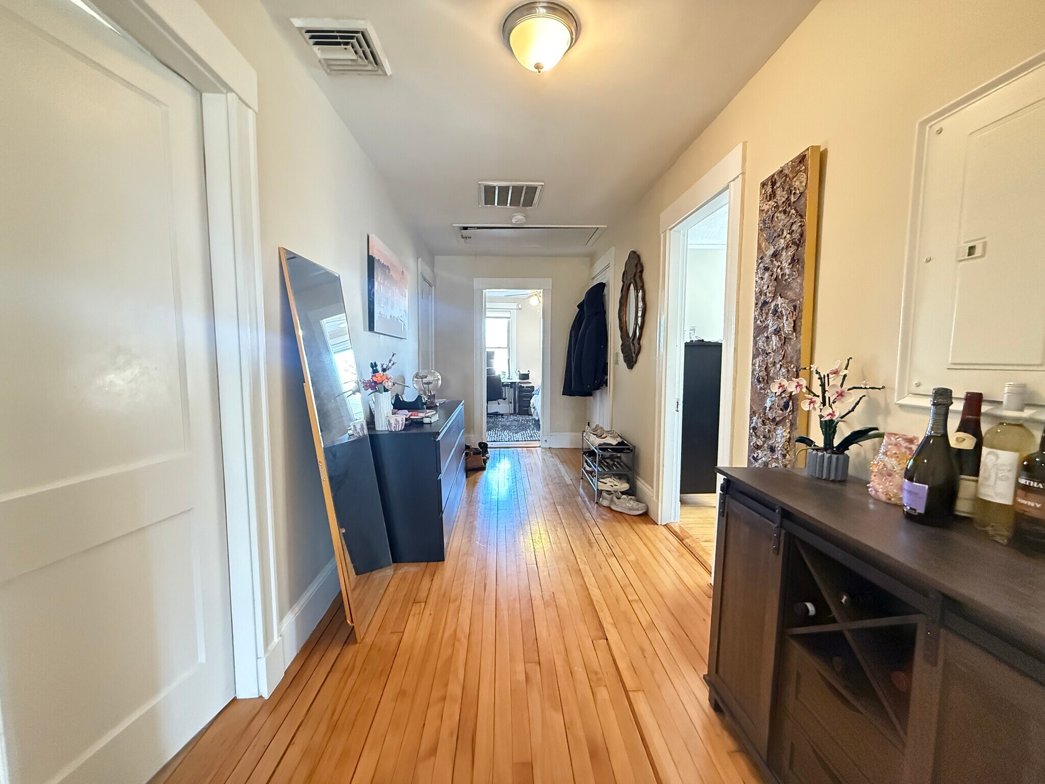 Building Photo - 5 Mapleton St