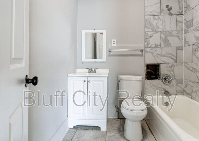 Building Photo - 1639 Southern Ave