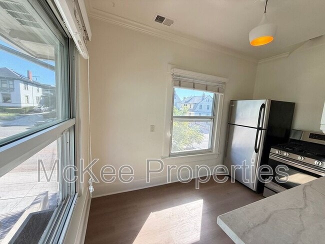 Building Photo - 2144 1/2 First Avenue