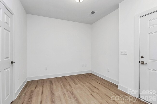 Building Photo - 3515 Markland Dr