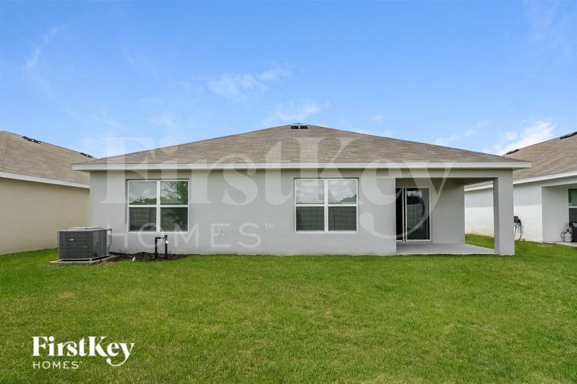 Building Photo - 8549 Triumph Cir