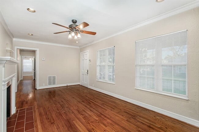 Building Photo - 6219 Penrose Ave