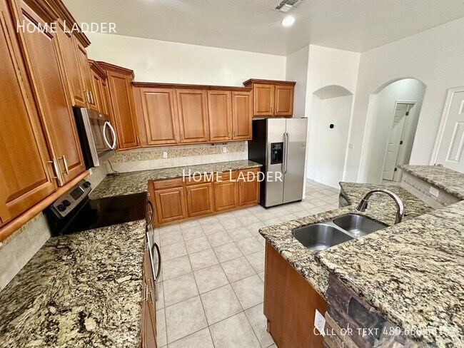 Building Photo - 6822 S 55th Ln