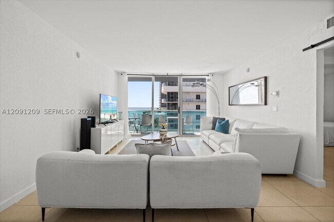 Building Photo - 4001 S Ocean Dr