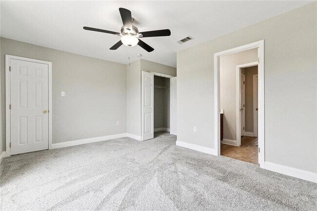 Building Photo - 1250 Primrose Dr