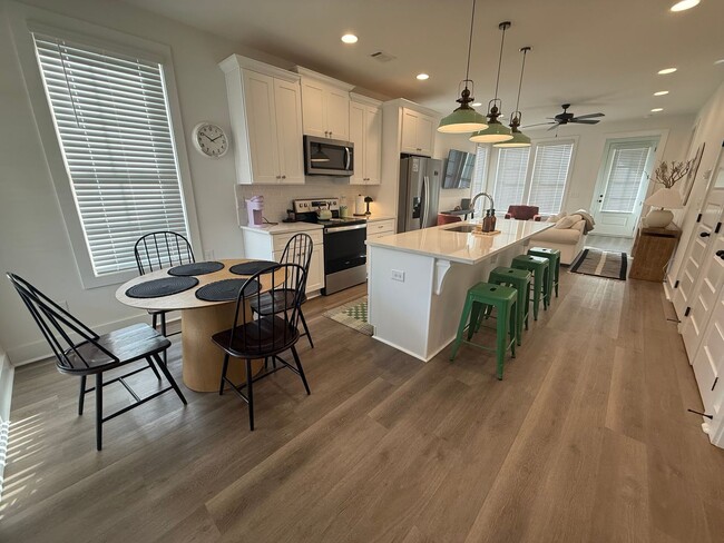 Building Photo - Northgate Townhome - Auburn