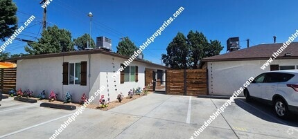 Building Photo - Cute remodeled one bedroom