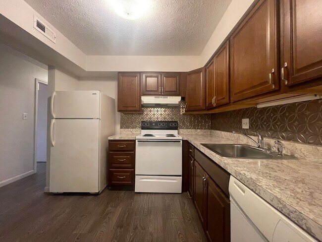 Building Photo - 5285 Portland St