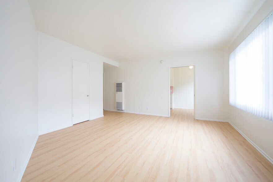 Building Photo - 667 Levering Ave