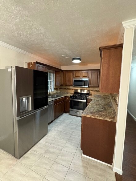 Building Photo - 169 Fleetwood Way